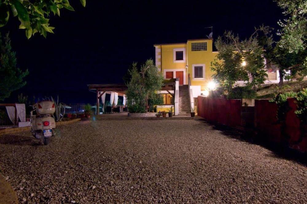 Borgo Del Nespolo Acomodação com café da manhã Peschici Exterior foto